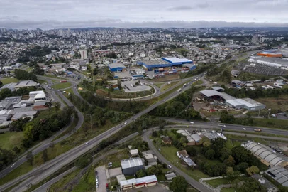 CAXIAS DO SUL, RS, BRASIL, 05/04/2022 - Rodovias da Serra que serão concedidas. Na imagem RS 122, km 80. Estrada próxima ao bairro Santa Fé, no município de Caxias. Foto: Jefferson Botega / Agencia RBS<!-- NICAID(15060952) -->