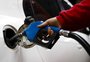 Governo publica MP que prorroga desoneração de impostos federais sobre a gasolina