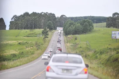 Mais de seis mil veículos já passaram pela Rota do Sol no sentido Serra-Litoral Norte nesta sexta-feira <!-- NICAID(15637128) -->