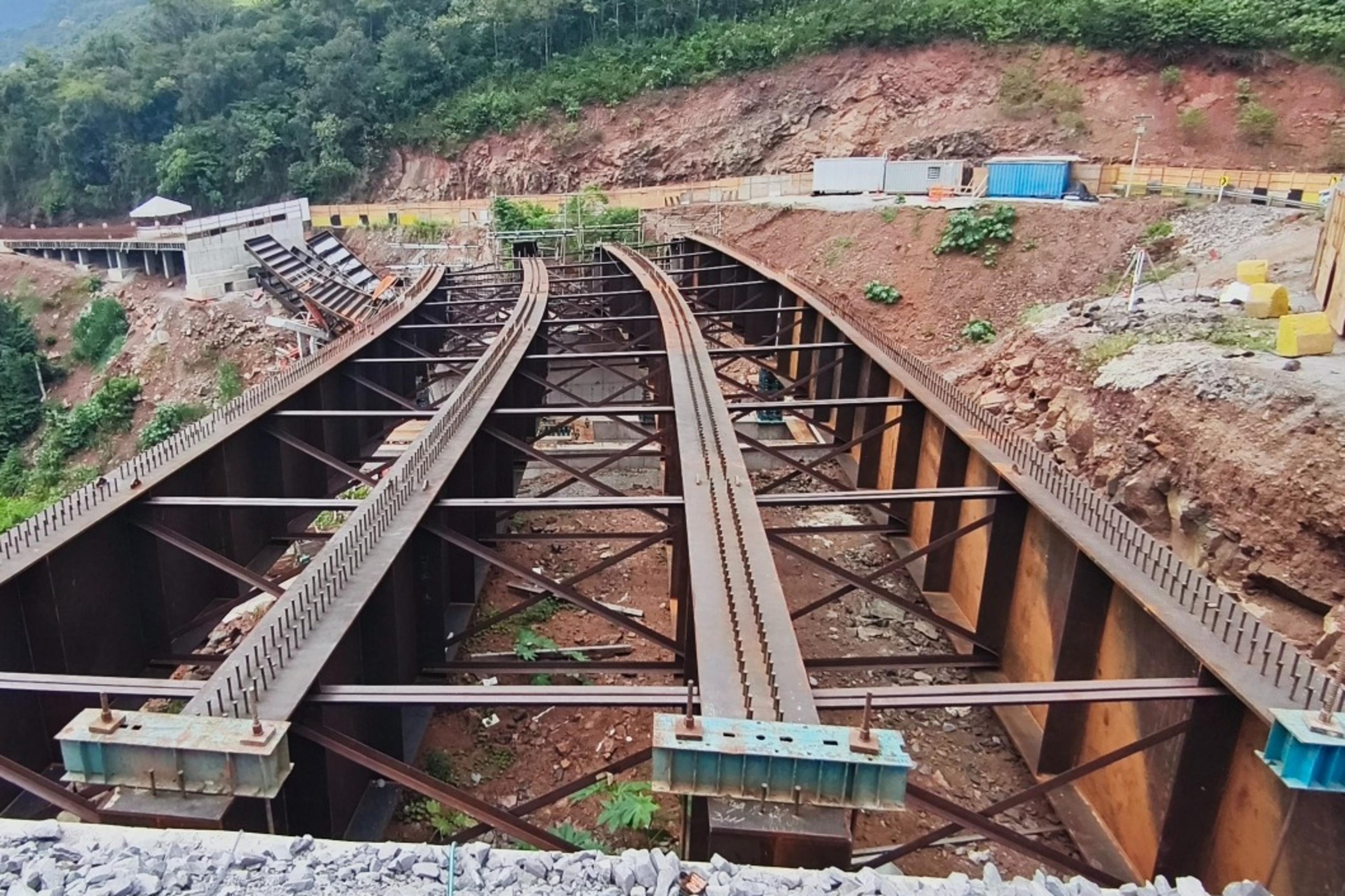 Dnit prev&ecirc; para setembro a conclus&atilde;o de viaduto que colapsou durante obra na BR-470, em Bento Gon&ccedil;alves