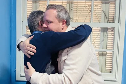 Adiló Didomenico é convidado pelo presidente estadual do PP, Covatti Filho, a ingressar no partido.<!-- NICAID(16080154) -->