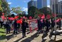 Manifestação em frente à Câmara e à prefeitura de Caxias pede retorno das aulas presenciais