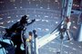 Darth Vader e Luke Skywalker em Star Wars: O Império Contra-Ataca<!-- NICAID(14842694) -->