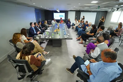 Reunião do Comitê Editorial do Grupo RBS com deputados da bancada federal gaúcha.<!-- NICAID(16002458) -->