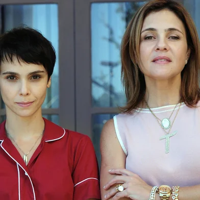 Nina (Debora Falabella) e  Carminha (Adriana Esteves), avenida brasil<!-- NICAID(14489331) -->