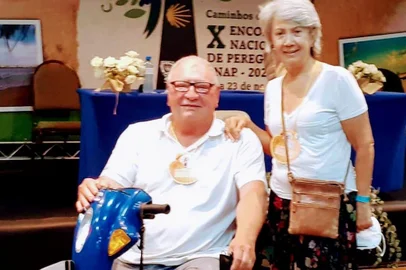Santuário de Caravaggio, em Farroupilha, retoma pré-romarias com evento destinado a PcDs. Na foto, o casal Antonio e Ilma Neumann Potrich, no Encontro Nacional dos Peregrinos, em Aracaju, evento no qual surgiu a ideia da 1° Romaria das PcD do Caravagio. <!-- NICAID(15073500) -->