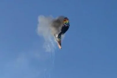 Balão pega fogo e cai em cima de posto de sáude em Praia Grande Santa Cartarina<!-- NICAID(16064606) -->