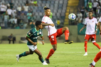 Palmeiras 3x0 Inter, pela 34ª rodada do BrasileirãoNa foto: Dalbert<!-- NICAID(15594943) -->