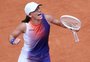 Iga Swiatek festeja título de Roland Garros e se declara ao torneio: "Amo esse lugar"