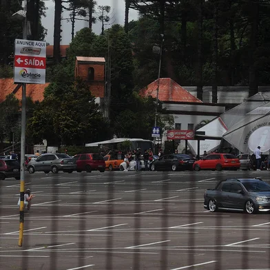 CAXIAS DO SUL, RS, BRASIL, 07/11/2021 - Expobaixos é um evento que reúne nos pavilhões da festa da uva, carros rebaixados e som, e tem gerado reclamações entre os moradores próximos.. (Marcelo Casagrande/Agência RBS)<!-- NICAID(14934563) -->
