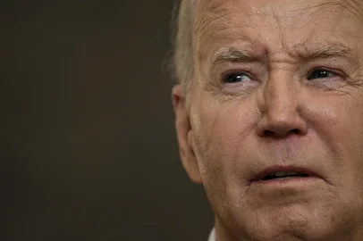 (FILES) US President Joe Biden speaks about the situation in the Middle East, in the State Dining Room of the White House on May 31, 2024. US President Joe Biden announced July 21, 2024 that he is dropping out of his reelection battle with Donald Trump, in a historic move that plunges the already turbulent 2024 White House race into uncharted territory. Biden also said he was endorsing Vice President Kamala Harris as the Democratic nominee for the 2024 election after he dropped out of the race. (Photo by Brendan SMIALOWSKI / AFP)Editoria: POLLocal: WashingtonIndexador: BRENDAN SMIALOWSKISecao: politics (general)Fonte: AFPFotógrafo: STF<!-- NICAID(15819466) -->