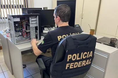 Operação contra pornografia infantil em Horizontina<!-- NICAID(15427625) -->