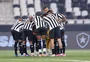 Sem vencer há seis jogos, Botafogo encara o Grêmio em meio à crise dentro e fora de campo