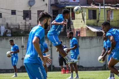 Caxias realiza último treino antes de enfrentar o Inter, no Beira-Rio. <!-- NICAID(15668452) -->