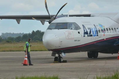 SANTA MARIA, RS, BRASIL, 20/04/2015.Aeroporto de Santa Maria poderá receber investimentos do governo federal após a municipalização, o que deve ocorrer até junho. Enquanto isso, ageiros terão de se adaptar à mudança na malha de horários de inverno, que oferece só um voo diário para a capital.FOTO: GABRIEL HAESBAERT/ESPECIAL<!-- NICAID(11352786) -->