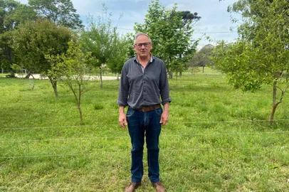 Celito Lorenzi é professor do Ensino Agrícola e diretor da EEPROCAR de Carazinho. <!-- NICAID(15241491) -->