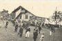 Público ao redor da Kaffeehaus Oktoberfest Sogipa na década de 1910<!-- NICAID(14920958) -->