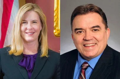 Melissa Hortman e John Hoffman<!-- NICAID(16059788) -->