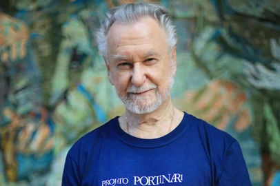 No dia 14 de março de 2025, sexta-feira, às 20 horas, no Teatro do Bloco M-UCS, a Universidade de Caxias do Sul, a cidade e a região terão a honra de receber João Candido Portinari, filho do renomado artista brasileiro Candido Portinari (1903-1962).Será um momento único e memorável para a Universidade de Caxias do Sul, que recebe os estudantes da Área de Artes e Arquitetura, advindos do Campus 8, para o seu novo local de atividades acadêmicas, o Bloco J-C8, na Cidade Universitária, integra as comemorações dos 60 anos dos Cursos de Artes Visuais da Universidade de Caxias do Sul e faz parte do calendário de eventos dos 150 anos da Imigração Italiana no Rio Grande do Sul.<!-- NICAID(15975452) -->