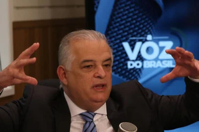 Ministro de Portos e Aeroportos, Márcio França, concede entrevista ao programa A Voz do Brasil, da Empresa Brasil de Comunicação (EBC)<!-- NICAID(15466927) -->