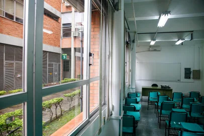 PORTO ALEGRE, RS, BRASIL - 2023.02.15 -  Quinta-feira começam as inscrições para a UERGS via Sisu. Vamos explicar como participar, explicar que haverá mudança neste ano no prédio, o que terá na Capital, ver se a estrutura está pronta para receber alunos, tentar fazer imagens no novo local. (Foto: André Ávila/ Agência RBS)<!-- NICAID(15350549) -->