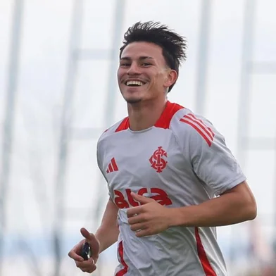 Mostrnado recuperação, Bernabei participa de treino do Inter<!-- NICAID(16057373) -->