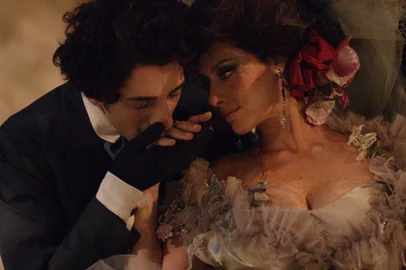 Michel Malamed e Maria Fernanda Cândido na minissérie "Capitu" (2008), de Luiz Fernando Carvalho<!-- NICAID(16385061) -->