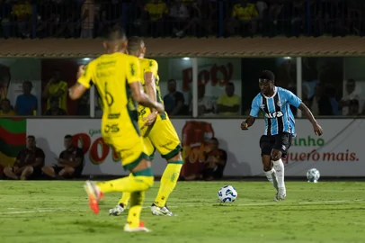 NOVORIZONTINO-VOLTA REDONDA: CAMPEONATO BRASILEIRO SÃ‰RIE B 2025Mirassol, SP, Brasil, 16/04/2025 - Mirassol vs Grêmio pela 4ª rodada do Campeonato Brasileiro Série A 2025 - Foto: Rainier Moura/Grêmio FBPA/DivulgaçãoEditoria: SPOLocal: Novo MirassolIndexador: Rainier Moura/RP FOTOPRESSSecao: MIRASSOLFotógrafo: MIRASSOL-GRÃŠMIO: CAMPEONATO BRA<!-- NICAID(16018728) -->