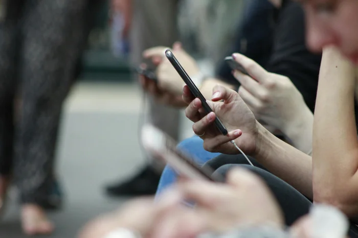 Robin Worrall / Unsplash