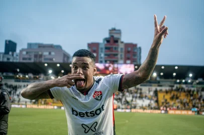 Janderson, futebol, Vitória