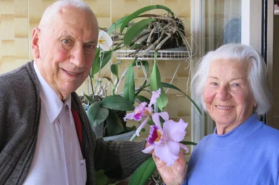 Gervis Damian completa 100 anos nesta quinta-feira. Ele nasceu em 15 de janeiro de 1926.Na foto, Gervis e a esposa Julia Damian, falecida em 2021. Eles foram casados por 64 anos.<!-- NICAID(16203781) -->