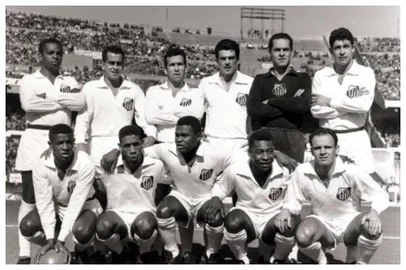 Santos de 1962, com Dorval, Mengálvio, Coutinho, Pelé e Pepe