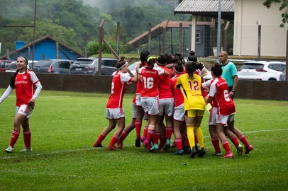 Inter venceu o Grêmio por 2 a 0 pela Copa Gramado de futebol feminino.<!-- NICAID(16137061) -->
