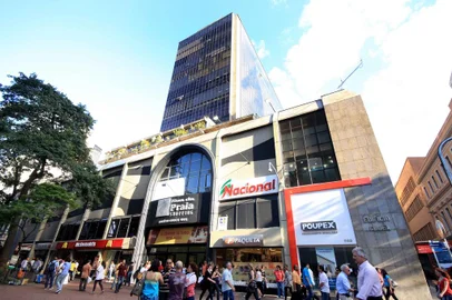 RUA DA PRAIA SHOPPING COMEMORA 21 ANOSE CONSOLIDA PROJETO DE REVITALIZAÇÃO<!-- NICAID(7690861) -->
