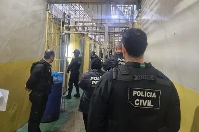 Um grupo criminoso suspeito de aplicar o golpe do nudes foi alvo de uma ação da Polícia Civil nesta terça-feira (29.07.2025) no Rio Grande do Sul.<!-- NICAID(16089837) -->