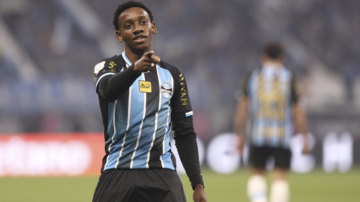 Grêmio deve negociar Gabriel Mec para reforçar o caixa