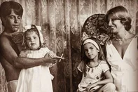 Nelson, Marilia Pêra e as duas filhas, Esperança e Nina<!-- NICAID(16347209) -->