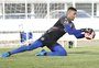 Grêmio analisa goleiros para eventual reposição a Gabriel Grando