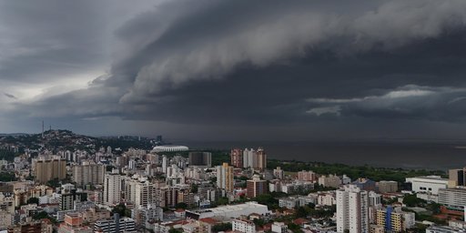 Ciclone extratropical mant&eacute;m RS em alerta; saiba como o sistema se deslocar&aacute; pelo Estado