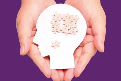 Reprodução / Editora Sulina Um livro com orientações para o cuidado em Alzheimer e outras formas de demência está disponível gratuitamente para a população gaúcha. Produzido por 47 especialistas de diferentes regiões do Rio Grande do Sul, o Guia do Cuidador de Pessoas com Demência (Editora Sulina, 248 páginas) foi lançado na última semana.<!-- NICAID(16184708) -->