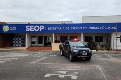 Mais de 300 policiais federais deflagraram na manhã desta quinta-feira (9), a Operação Ptolomeu III que combate ilícitos de corrupção e lavagem de dinheiro relacionados à cúpula do Governo do Estado do Acre. A PF e a Procuradoria-Geral da República (PGR), com apoio da Controladoria Geral da União (CGU) e da Receita Federal visam desarticular a organização criminosa. O governador, Gladson Cameli (PP), está entre os investigados. <!-- NICAID(15370439) -->