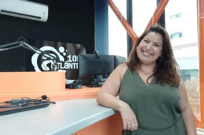 Atriz Mariana Xavier, a Marcelina dos filmes "Minha Mãe é Uma Peça", está em Caxias do Sul para a apresentação da peça "Antes do Ano que Vem".<!-- NICAID(15372187) -->