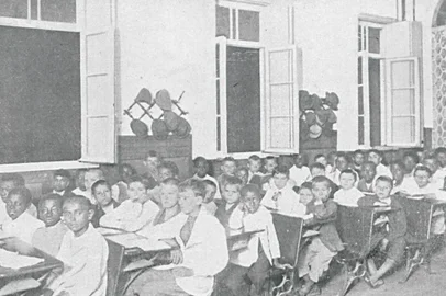 Escola pública Hilário Ribeiro, em Porto Alegre, em 1912<!-- NICAID(15886886) -->