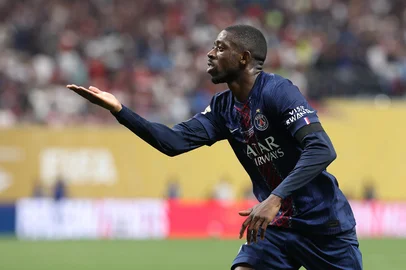ATLANTA, GEORGIA - JULY 05: Ousmane Dembele #10 of Paris Saint-Germain celebrates scoring his team's second goal during the FIFA Club World Cup 2025 quarter-final match between Paris Saint-Germain and FC Bayern München at Mercedes-Benz Stadium on July 05, 2025 in Atlanta, Georgia.   Kevin C. Cox/Getty Images/AFP (Photo by Kevin C. Cox / GETTY IMAGES NORTH AMERICA / Getty Images via AFP)<!-- NICAID(16074084) -->