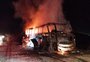 Incêndio destrói ônibus intermunicipal na BR-386 em Soledade; veja vídeo
