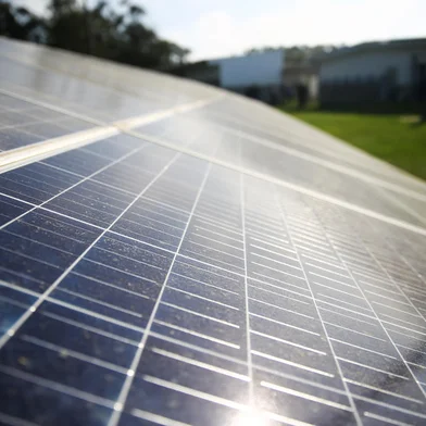 TRAMANDAÍ, RS, BRASIL - 2023.08.10 - ENERGIA SOLAR / UFRGS / INVESTIMENTOS / SUSTENTABILIDADE - A usina solar fotovoltaica da UFRGS resulta de investimento de R$ 1,7 milhão do Programa para Desenvolvimento em Energias Renováveis e Eficiência Energética na Rede Federal de Educação Profissional, Científica e Tecnológica (EnergIF), do Ministério da Educação (MEC), por meio da Secretaria de Educação Profissional e Tecnológica (SETEC), voltado à promoção da cultura do desenvolvimento de Energias Renováveis e Eficiência Energética na Rede Federal de Educação. FOTO: André Ávila, Agência RBSIndexador: Andre Avila<!-- NICAID(15507203) -->