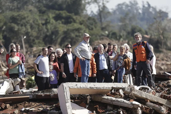 Presidente disse que ficou sensibilizado com o cenário de destruição.