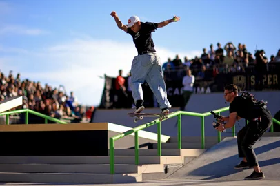 SLS Super Crown World Championship 2021JACKSONVILLE, FLORIDA - NOVEMBER 14: Lucas Robelo of Brazil competes during the final for the SLS Super Crown World Championship on November 14, 2021 in Jacksonville, Florida.   Mike Ehrmann/Getty Images/AFP (Photo by Mike Ehrmann / GETTY IMAGES NORTH AMERICA / Getty Images via AFP)Editoria: SPOLocal: JacksonvilleIndexador: MIKE EHRMANNSecao: sports eventFonte: GETTY IMAGES NORTH AMERICA<!-- NICAID(14940952) -->