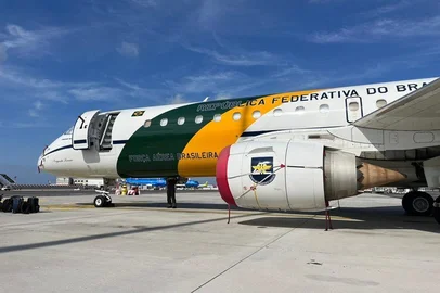 Avião presidencial no Aeroporto de Roma, para o resgate de brasileiros em Gaza.