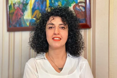(FILES) A handout photo provided by the Narges Mohammadi Foundation on October 2, 2023 shows an undated, unlocated photo of Iranian rights campaigner Narges Mohammadi. The Nobel Peace Prize was on October 6, 2023 awarded to imprisoned Iranian women's rights campaigner Narges Mohammadi. Mohammadi was honoured "for her fight against the oppression of women in Iran and her fight to promote human rights and freedom for all," said Berit Reiss-Andersen, the head of the Norwegian Nobel Committee in Oslo. (Photo by NARGES MOHAMMADI FOUNDATION / AFP) / RESTRICTED TO EDITORIAL USE - MANDATORY CREDIT "AFP PHOTO /  NARGES MOHAMMADI FOUNDATION" - NO MARKETING NO ADVERTISING CAMPAIGNS - DISTRIBUTED AS A SERVICE TO CLIENTS<!-- NICAID(15561930) -->